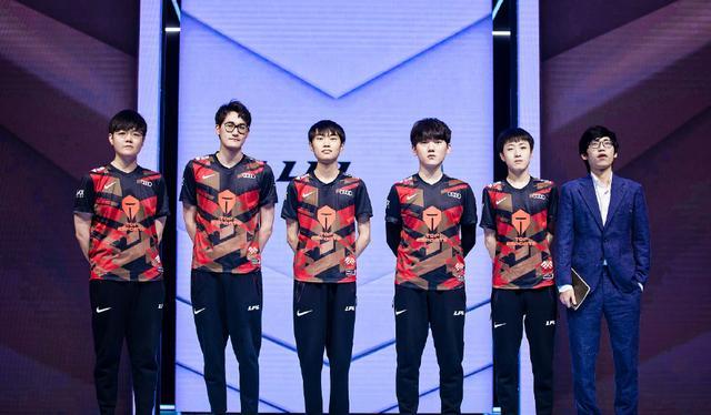 4暂平巩晨 4暂平巩晨